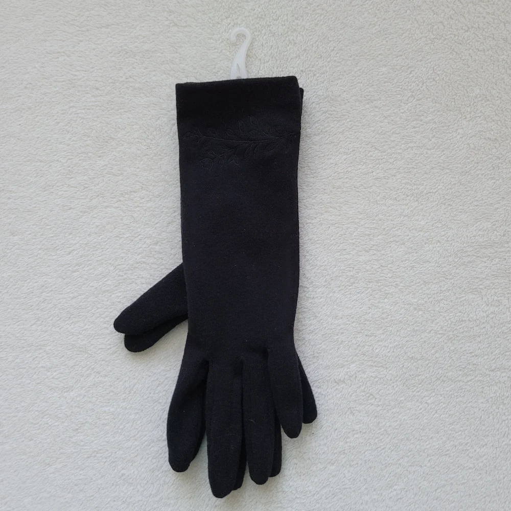 ECHO | Vintage Embroidered Black-on-Black Floral Gloves NEW Small
